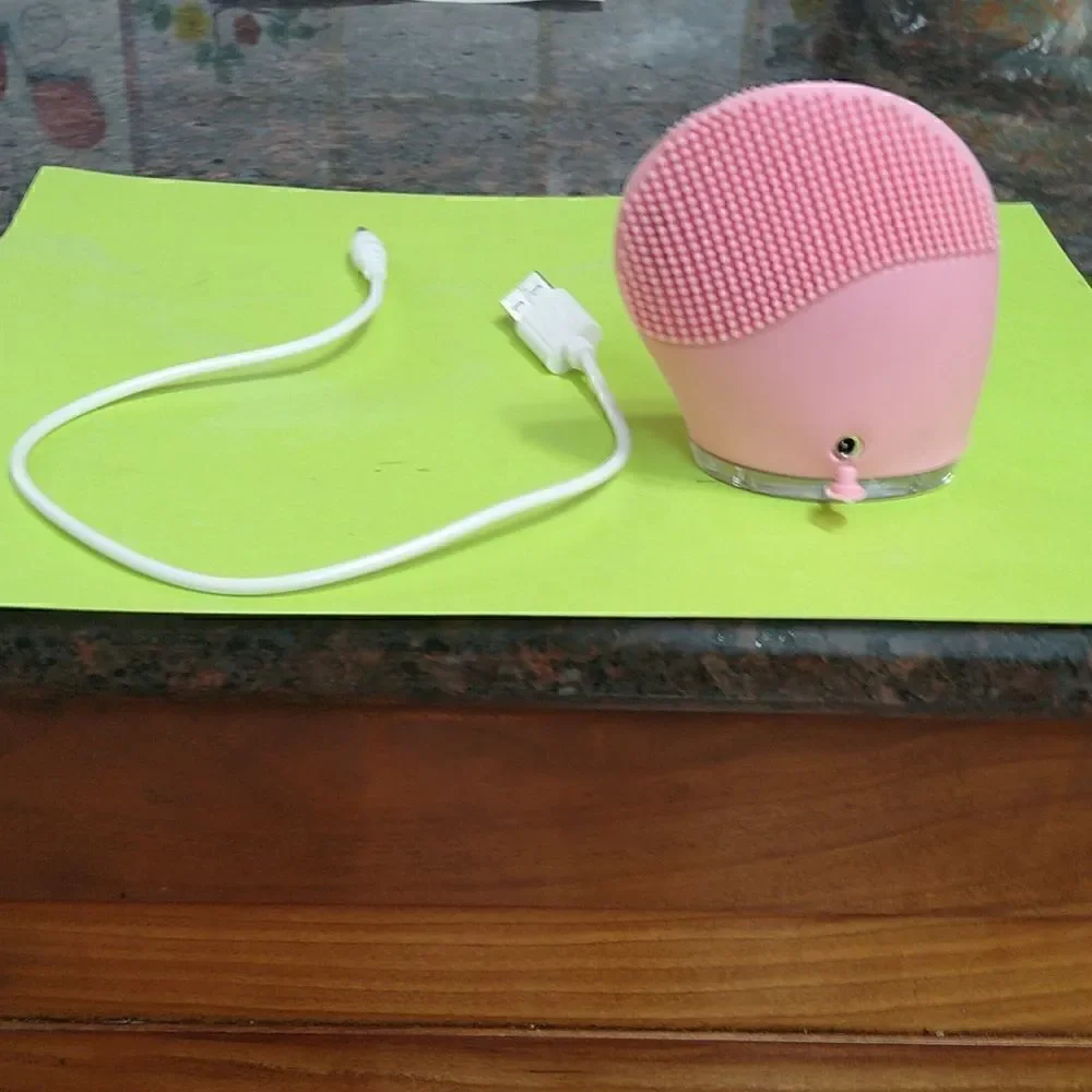 NEW  Foreo 